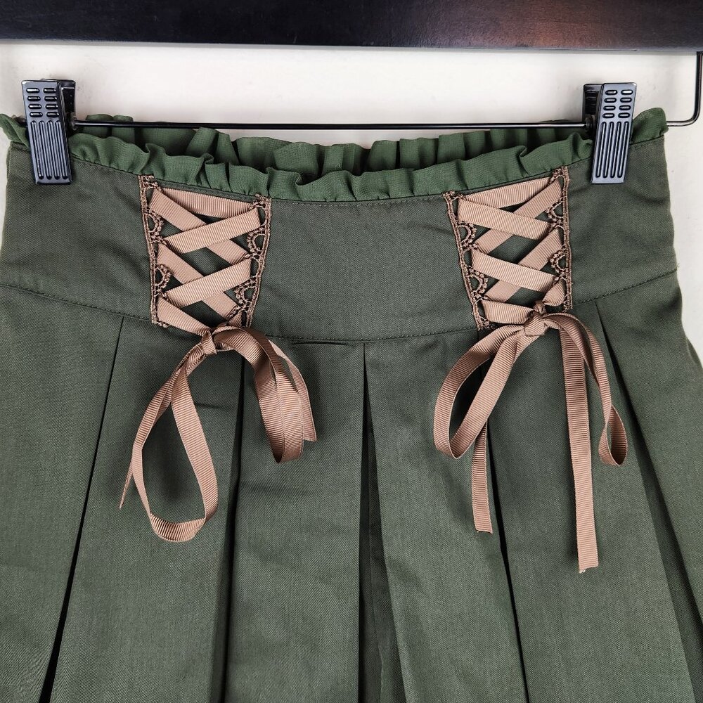 Axes Femme Japan Mori Kei Dark Academia Green Lace-up Pleated Shorts sz M - Picture 3 of 9